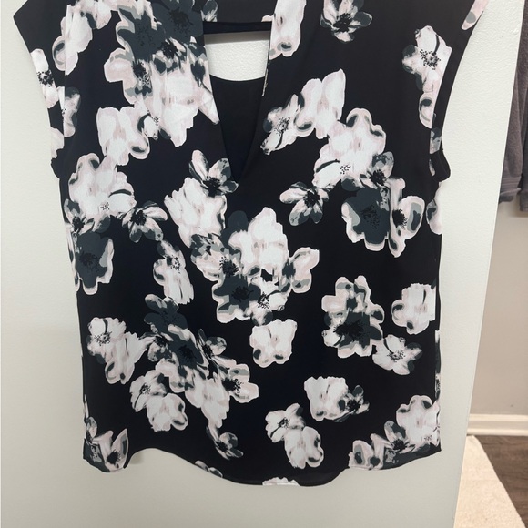 Black and White Floral Blouse - Picture 2 of 3